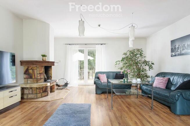 Dom z halą magazynową i dodatkowy mieszkaniem