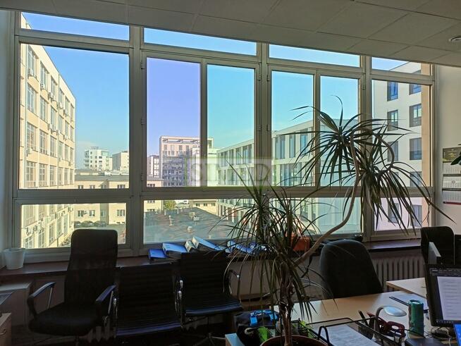 Pofabryczny klimat, recepcja, parking , dostęp24h