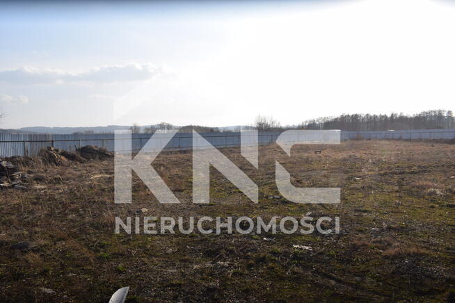 Działka komercyjno- usługowa 27,55a w Lutoryżu.