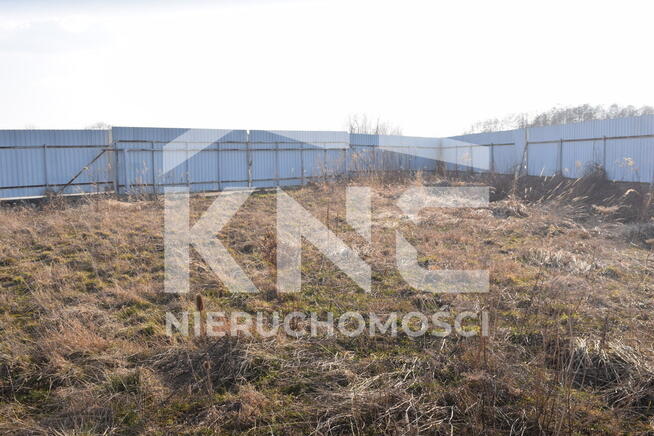 Działka komercyjno- usługowa 27,55a w Lutoryżu.