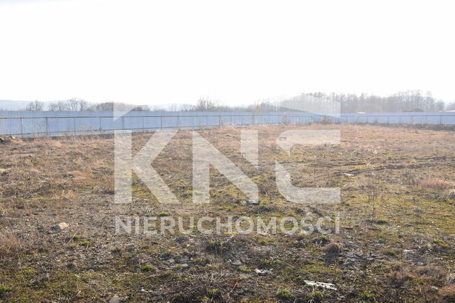 Działka komercyjno- usługowa 27,55a w Lutoryżu.