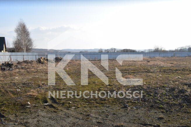 Działka komercyjno- usługowa 27,55a w Lutoryżu.