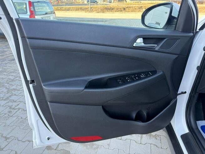 Hyundai Tucson 1.6 CRDI / 116KM LED Nawigacja Kamera Asystent Pasa Ruchu Grzane Fotel