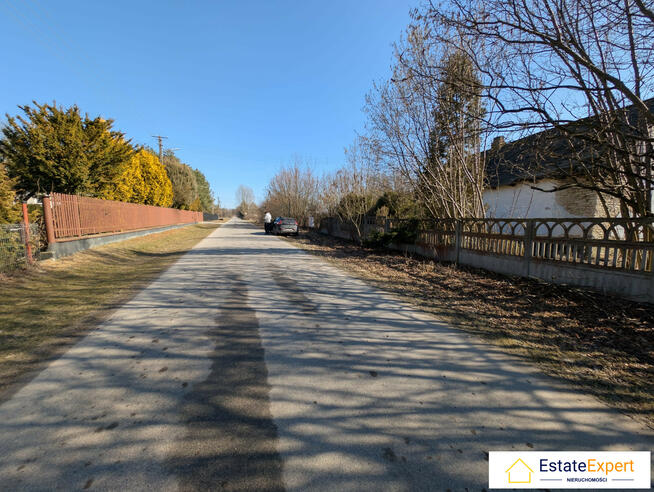 Działka budowlana zabudowana z budynkiem mieszkalnym -Raszków gm. Jędrzejów