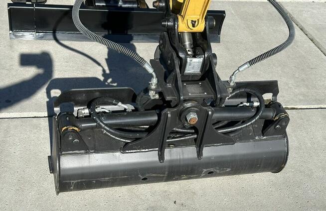 FABRYCZNIE NOWA MINIKOPARKA CATERPILLAR 302 CR