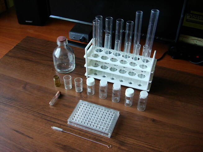 Szkło laboratoryjne dla chemika. Zestaw mały chemik