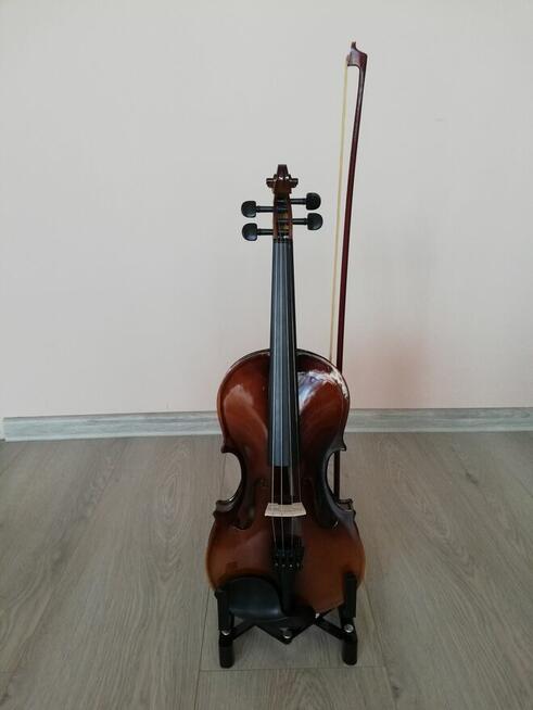 Sprzedam nowiutkie skrzypce.