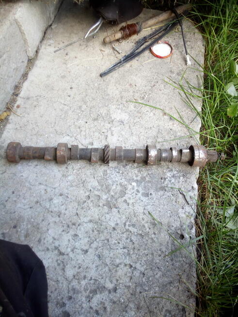 zrębka drzew liściastych lub mieszanych luzem.