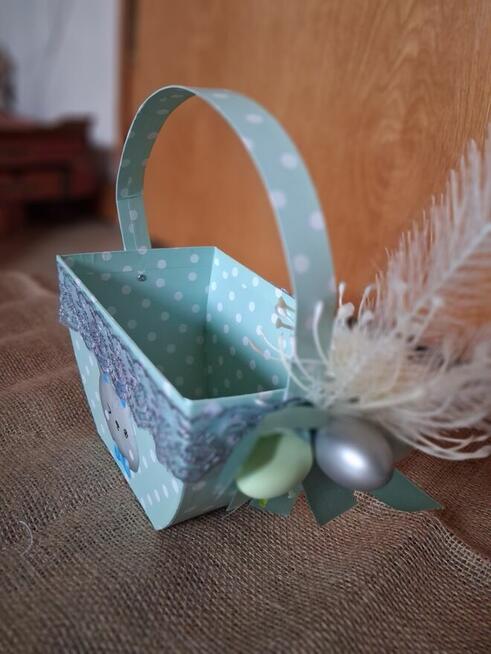 Koszyk wielkanocny kartonowy 22 x 18 x 12 cm