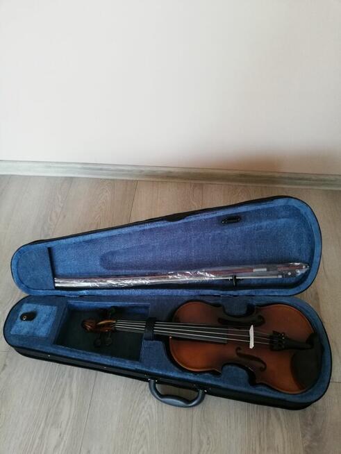 Sprzedam nowiutkie skrzypce.