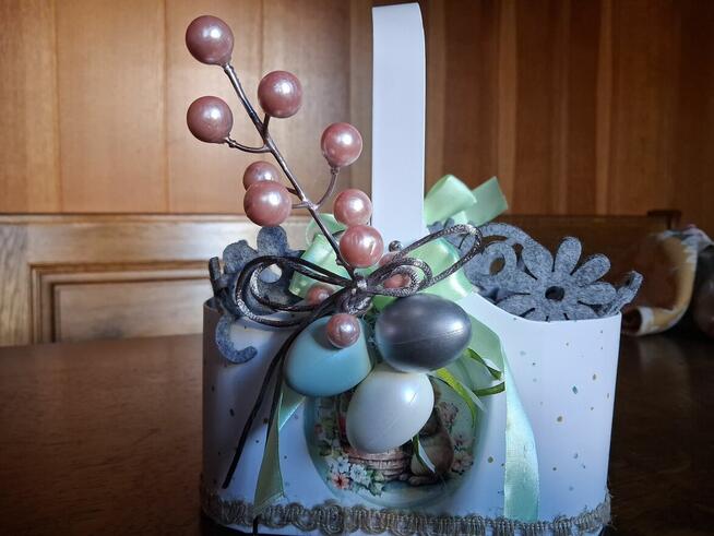 Koszyk wielkanocny kartonowy 22 x 18 x 20 cm