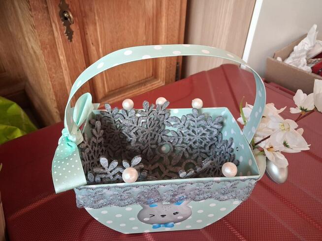 Koszyk wielkanocny ,kartonowy 22 x 18 x 12 cm