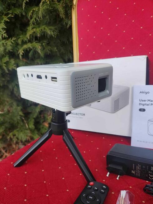 Projektor wideo Video HDMI USB Statyw biały