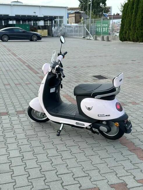 Różowy Skuter Elektryczny jak Vespa, nowy, bez prawa jazdy,
