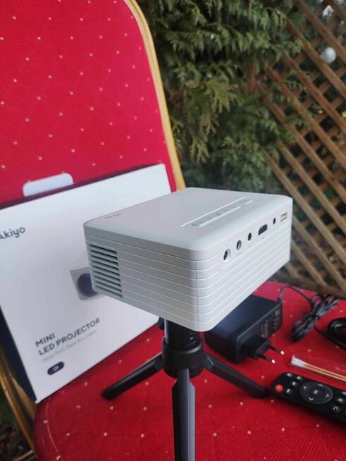 Projektor wideo Video HDMI USB Statyw biały