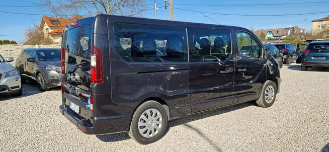 Opel Vivaro Do Przewozu Osób Niepełnosprawnych