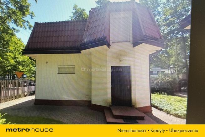 Pawilon handlowo usługowy w Aninie obok szpital