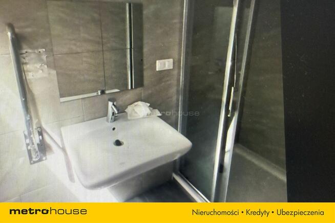 Pawilon handlowo usługowy w Aninie obok szpital