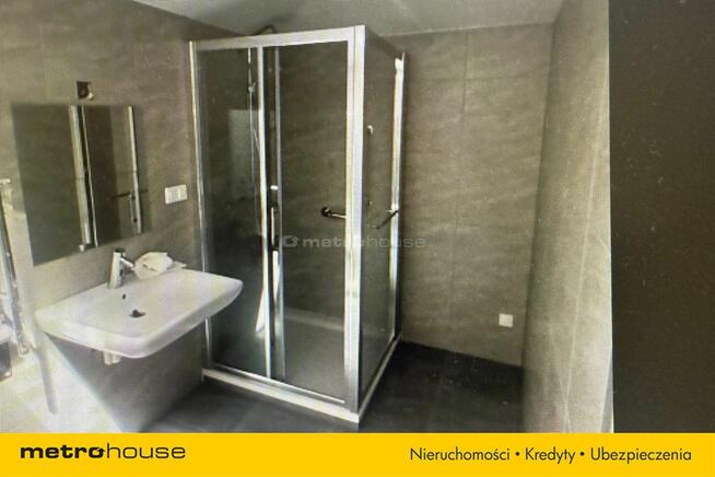 Pawilon handlowo usługowy w Aninie obok szpital