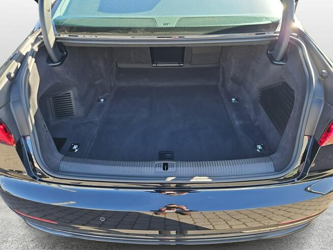 Audi A8 MatrixHD_Pneumatyka_Hak_SoundSystem_Kamera_Indukcja_Virtual_CarPlay_FV