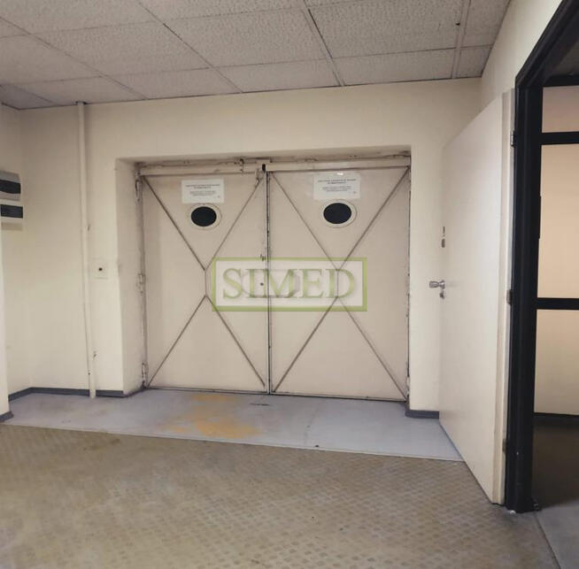 Pokój z dostępem do windy towarowej,ochrona,24h