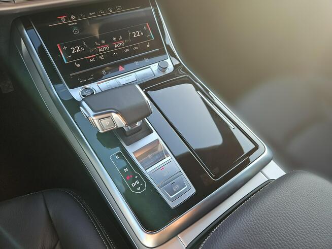 Audi Q8 MatrixLED_HeadUp_Hak_SoundSystem_Virtual_Panorama_HomeLink_Asystenci