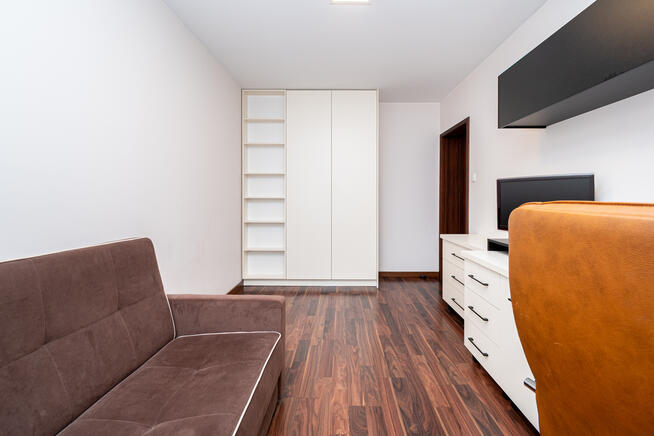 Eleganckie 4-pokojowe mieszkanie z balkonem