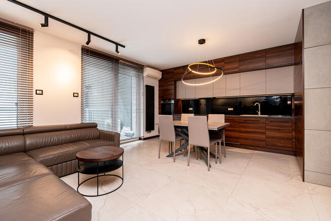 Eleganckie 4-pokojowe mieszkanie z balkonem