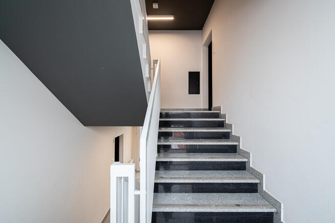 Eleganckie 4-pokojowe mieszkanie z balkonem