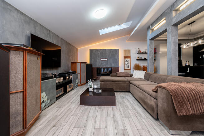 Na sprzedaż przestronny dom parterowy z garażem