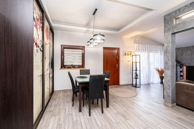 Na sprzedaż przestronny dom parterowy z garażem