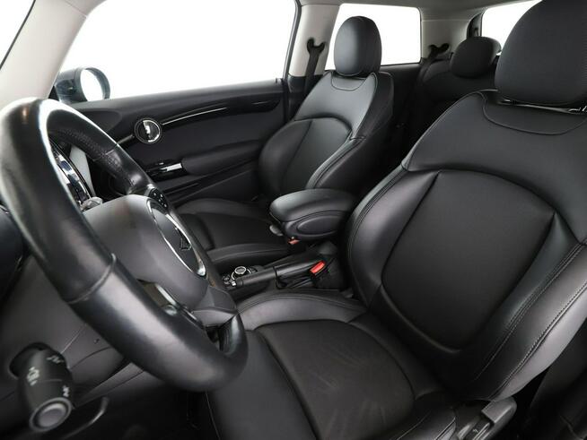 Mini Cooper automat full LED virtual cocpit navi skóra grzane fotele czujniki park