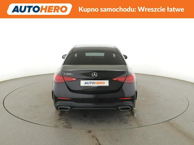 Mercedes C 300 PHEV full LED skóra/alcantara panorama navi kamery