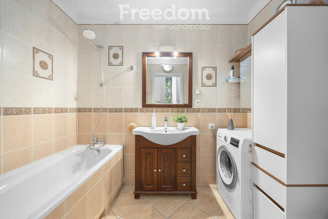 Przestronny dom w Józefosławiu w spokojnej okolicy