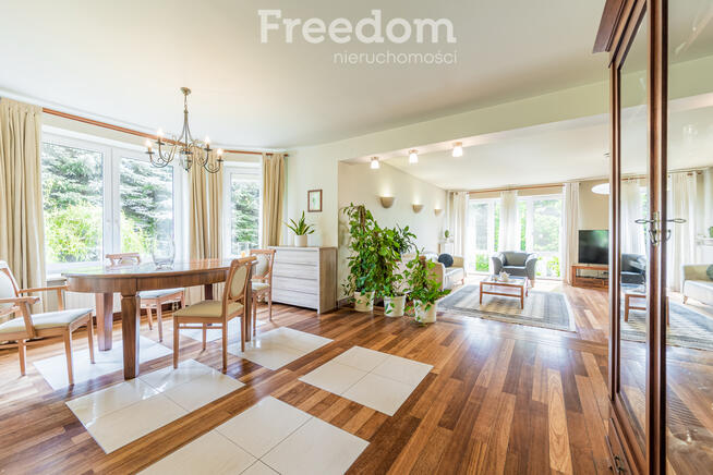 Willa w zaciszu Józefosławia - droga prywatna.