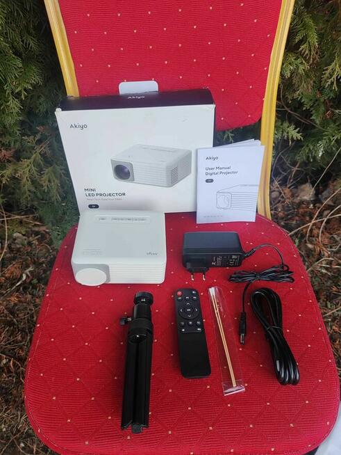 Projektor wideo Video HDMI USB Statyw biały