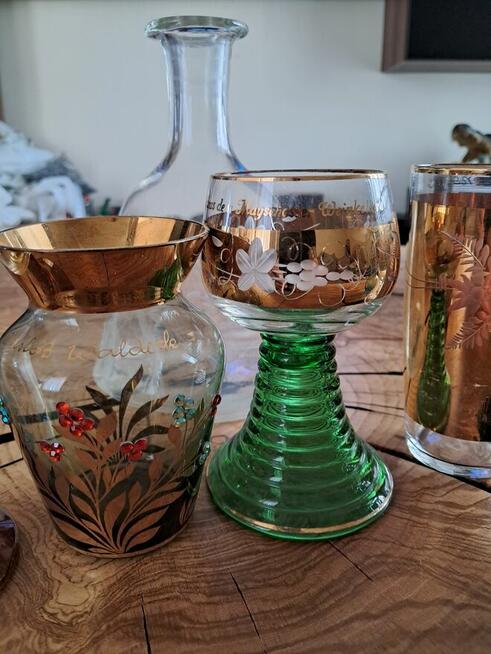 Zestaw Szkła Vintage – Karafka, Kieliszki, Wazoniki