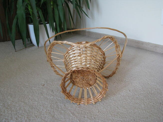 Dekoracyjny ozdobny koszyk, kosz wiklinowy na kwiaty osłonka