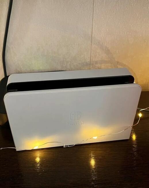 Nintendo Switch OLED z grami