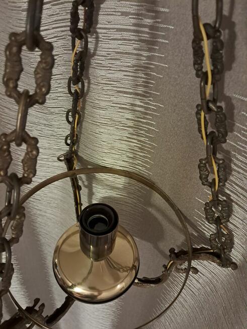 Mosiężny Żyrandol na Łańcuchach – Styl Retro