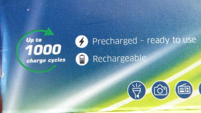 Nieużywany zestaw 4 akumulatorków NI-MH 1,2V/1000mAh TRONIC