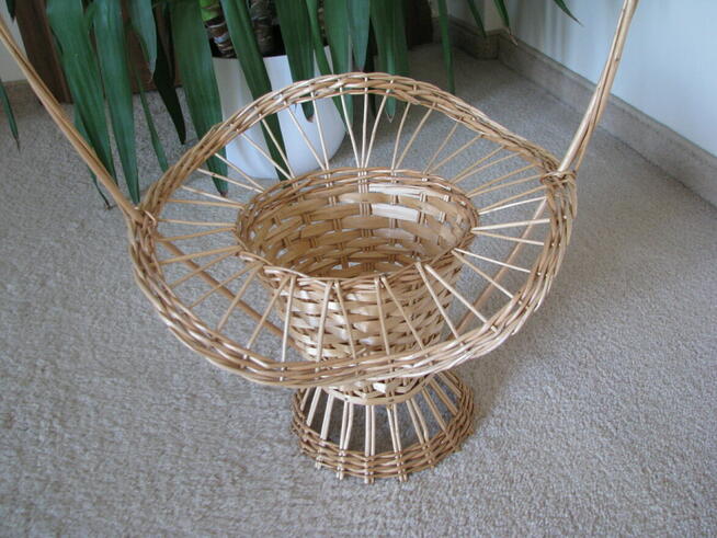 Dekoracyjny ozdobny koszyk, kosz wiklinowy na kwiaty osłonka