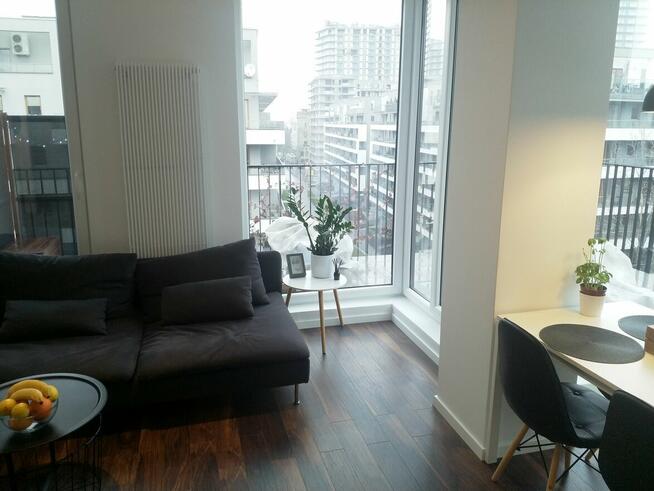 WYJĄTKOWY APARTAMENT Z TARASEM 19m² – PANORAMA WARSZAWY