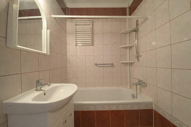 Słoneczne 4 pokojowe na I piętrze w niskiej zabudowie 1/4