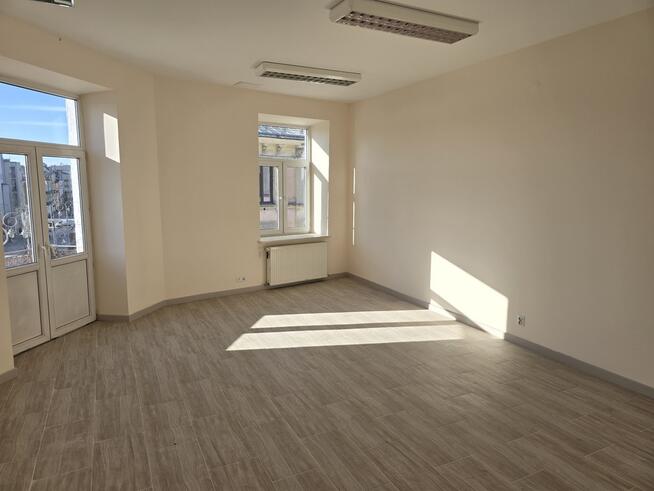 Lokal usługowo-biurowy w ścisłym centrum Kielc