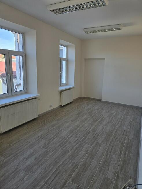 Lokal usługowo-biurowy w ścisłym centrum Kielc