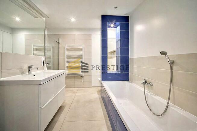 Wilcza 2 miejsca postojowe z opcją na biuro