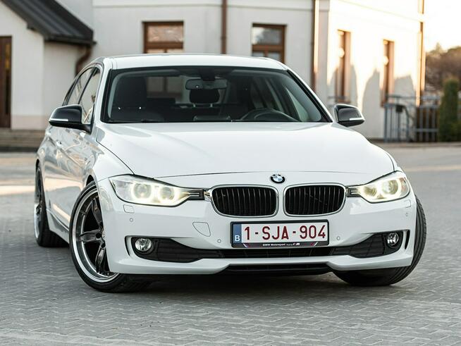 BMW 320 2.0d 143KM ! Manual ! Bi-Xenon LED Navi ! NOWY ROZRZĄD !