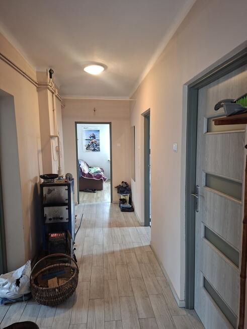 Dom parterowy jednorodzinny na dużej działce.