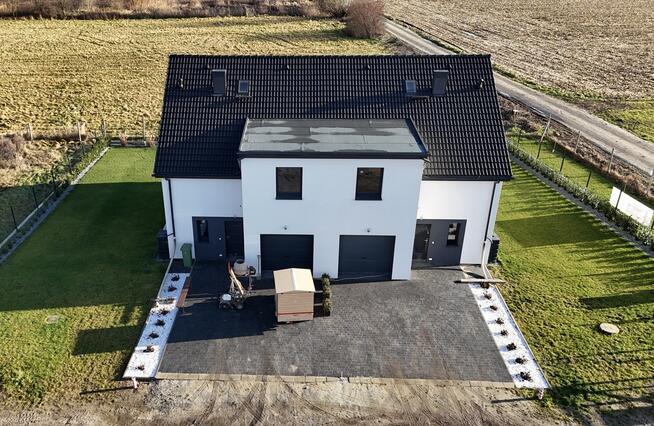 Bliźniak, 4 pokoje, salon.